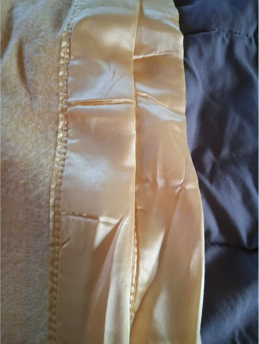 Vintage Yellow Purrey Chatham Blanket Satin Binding Soft 90x75